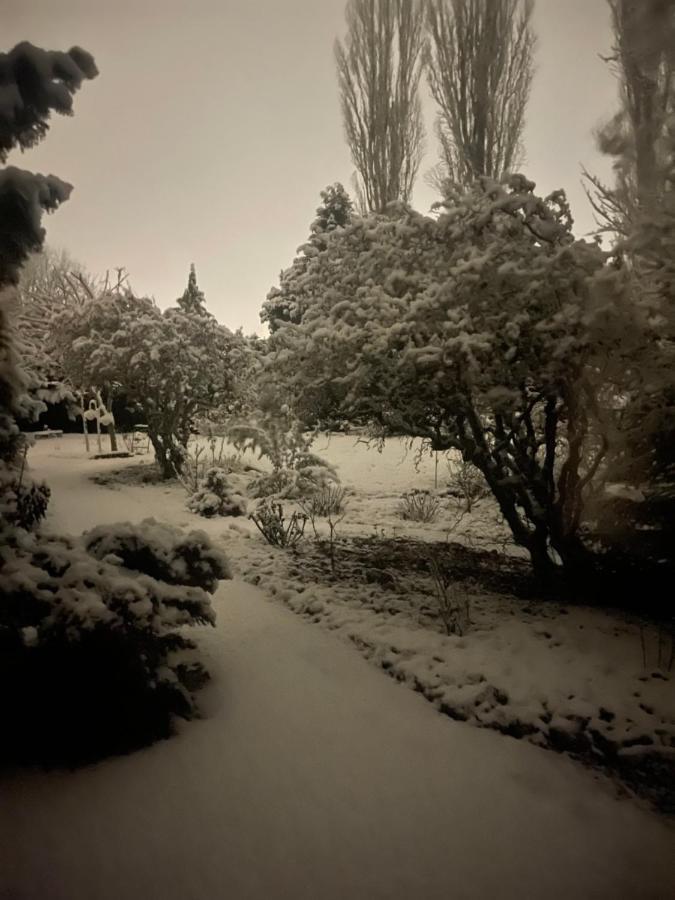 Ruhige Ferienwohnung , Ideal Fuer Berufspendler Hadamar Exteriér fotografie